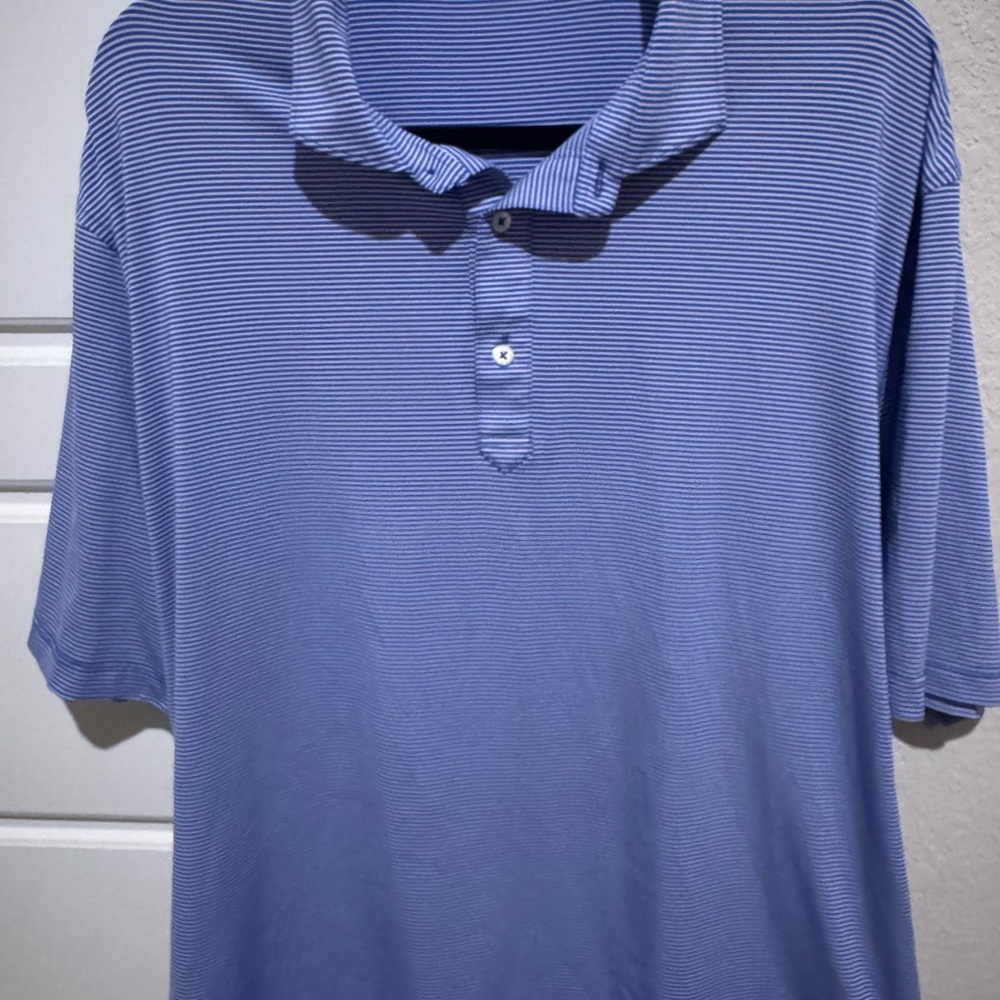 Blue Polo Shirt with Classic Collar and Short Sleeves